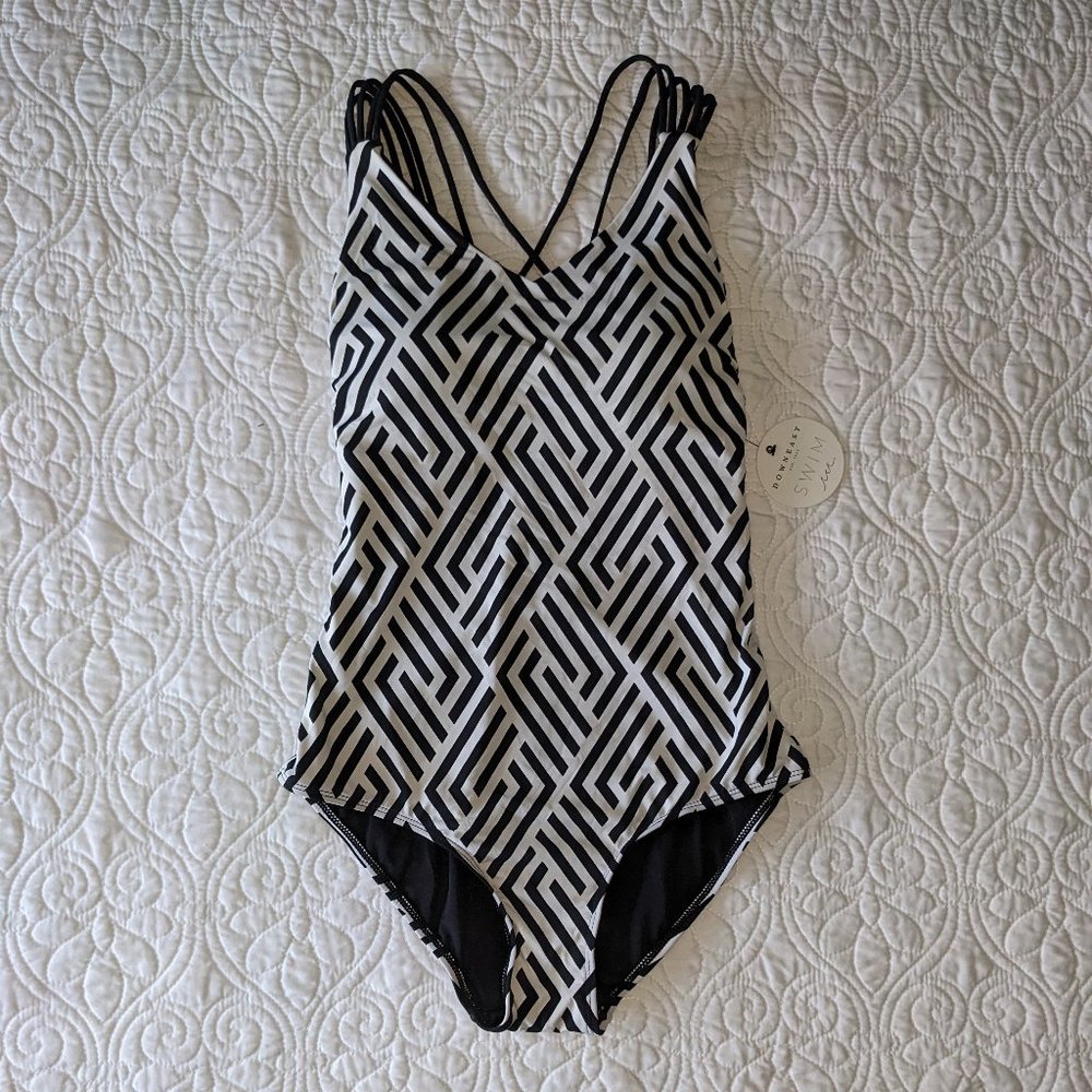 DOWNEAST "Bedford" Geometric Swimsuit Strappy Crisscross Straps Crosshatch Small - Picture 7 of 14
